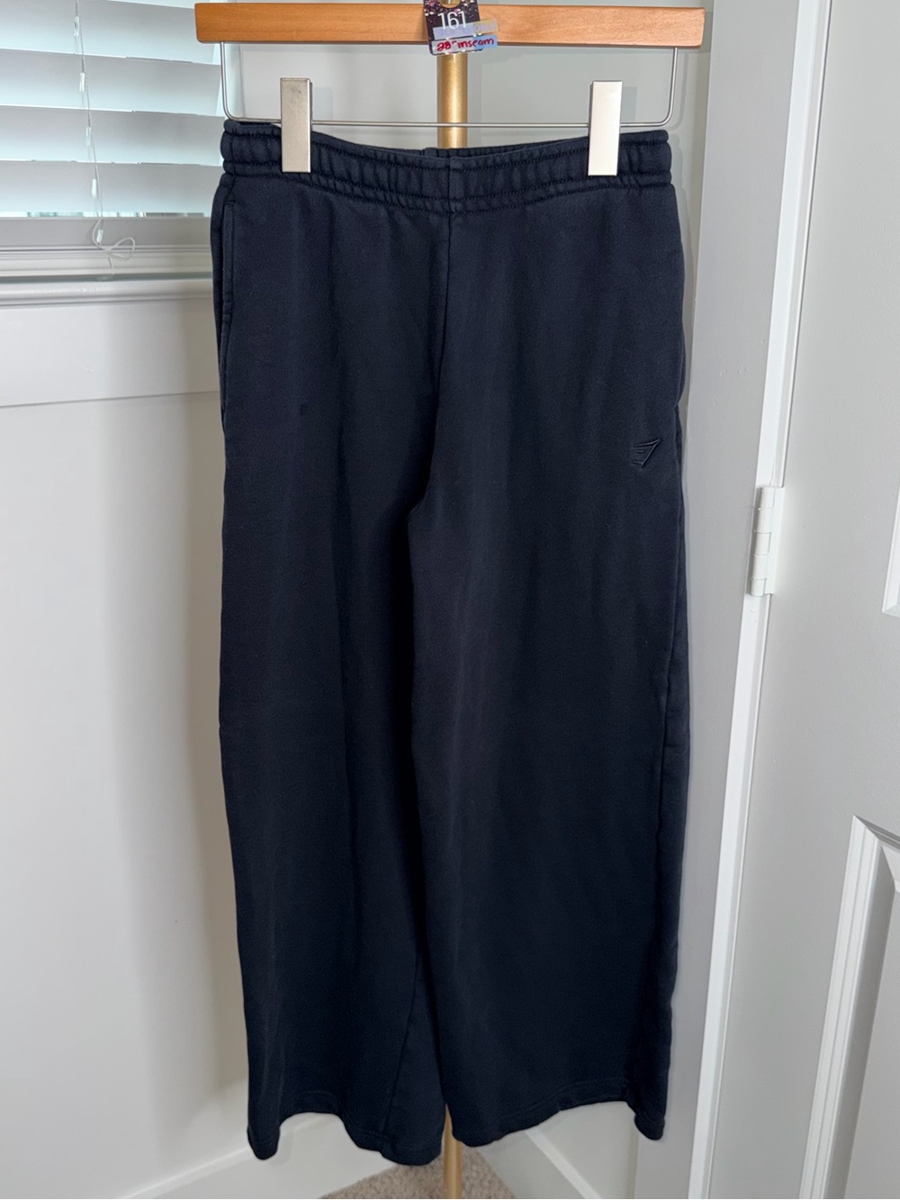 161. Gym Shark Rest Day Sweats 2.0 Wide Leg Pants in Black
